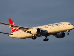 Avión de Turkish Airlines aterriza de emergencia en Barcelona