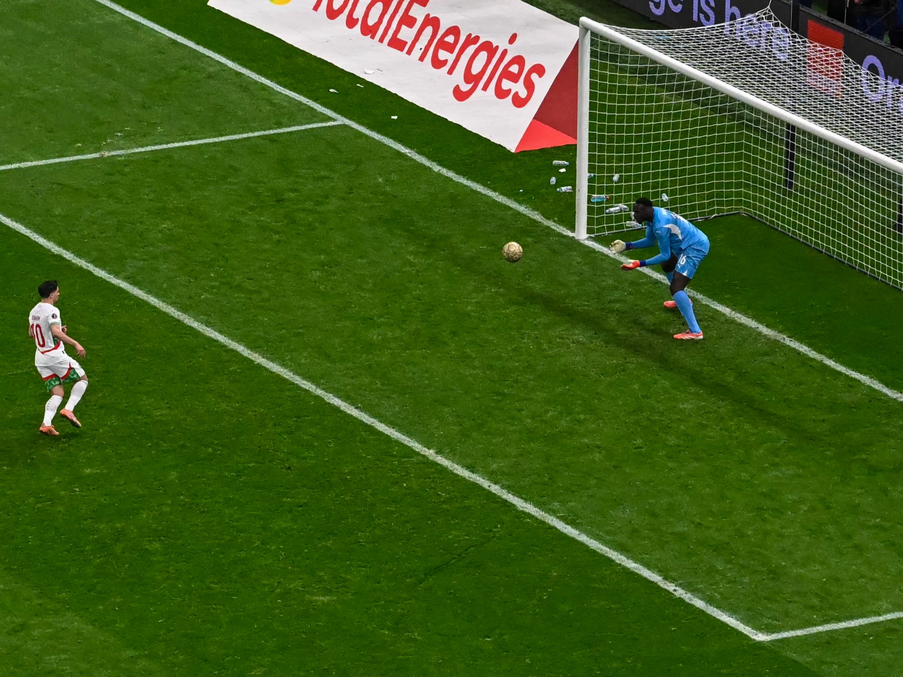 Senegal se corona campeón de África en una final tensa y polémica ante Marruecos