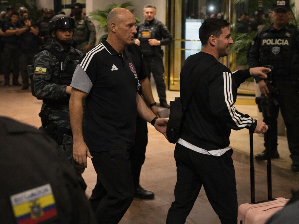 La llegada de Lionel Messi a Guayaquil desata fervor en el hotel Oro Verde