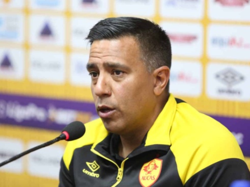 ‘Cabeza fría, testículos calientes’, César Farías y su peculiar arenga que se viralizó tras la clasificación de Barcelona SC 