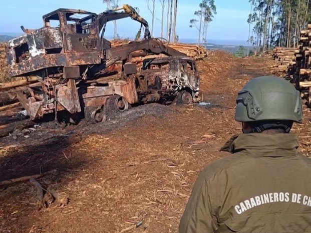 Atentado en el sur de Chile: Incendian cuatro máquinas forestales en La Araucanía