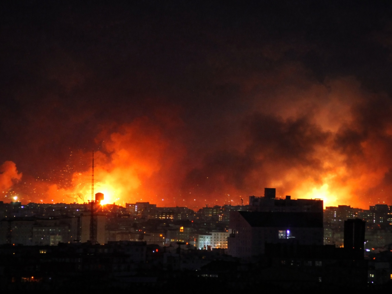 Israel bombardea Teherán y golpea aeropuerto de Mehrabad