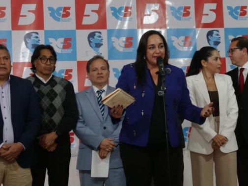 Revolución Ciudadana anuncia ofensiva legal y candidaturas para 2027