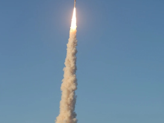 Artemis II despega rumbo a la Luna tras más de 50 años