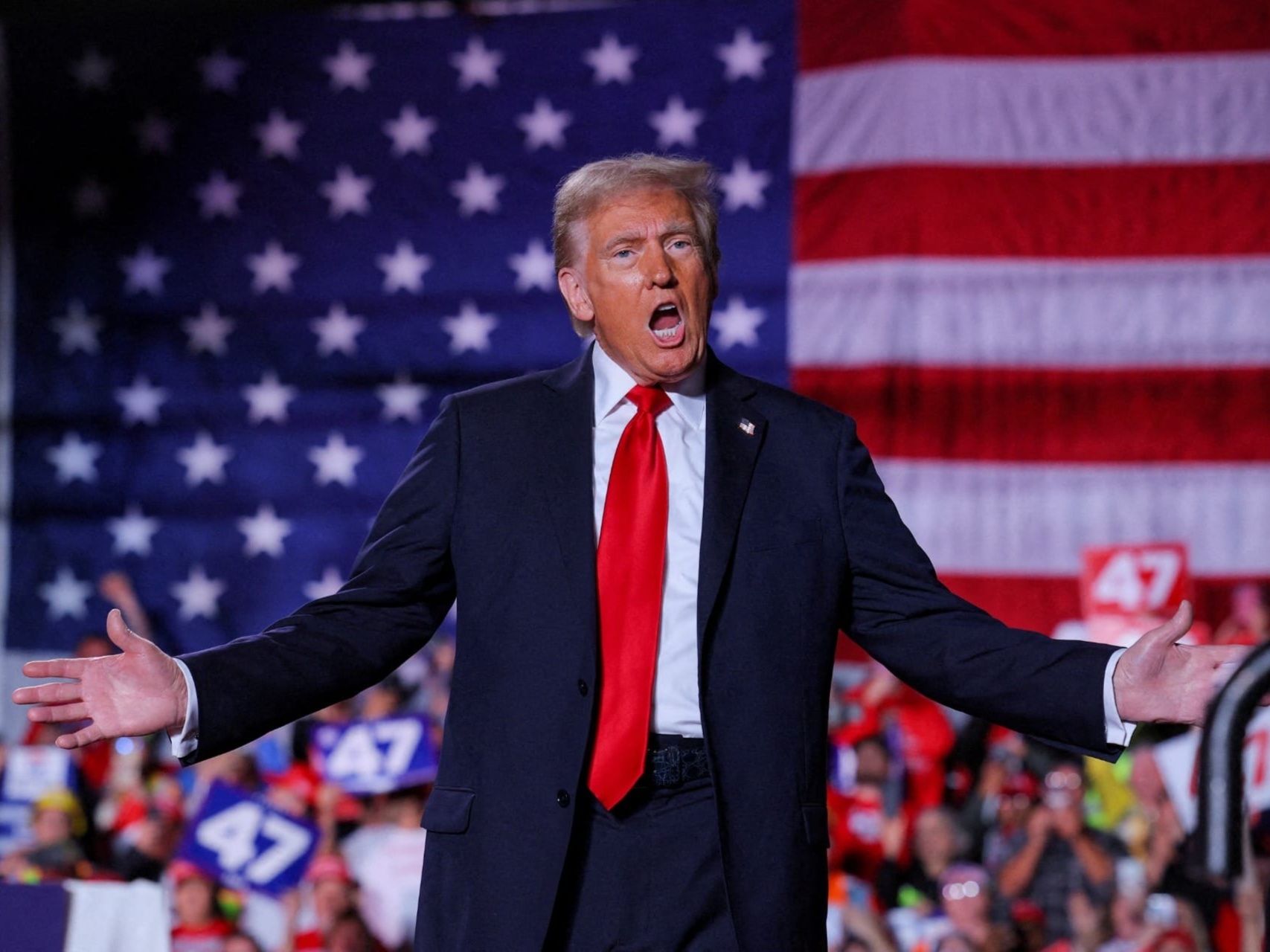 Trump plantea control del estrecho de Ormuz y presión a Irán