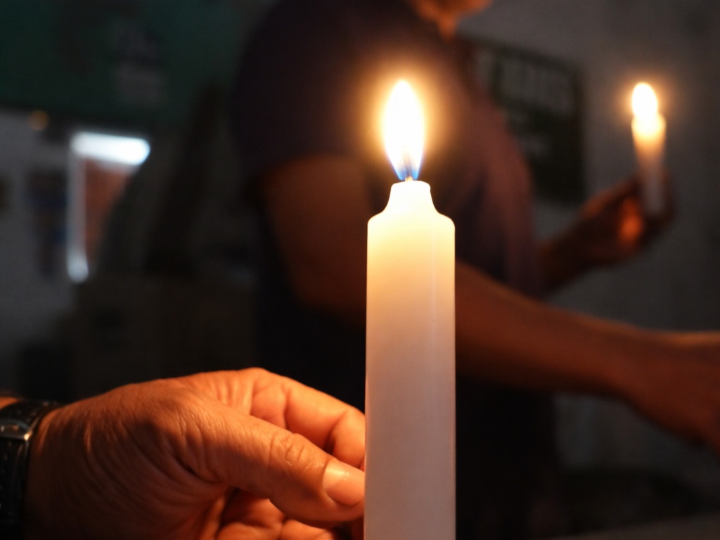 Coca Codo al 40% y Mazar en descenso agravan cortes de luz en Ecuador
