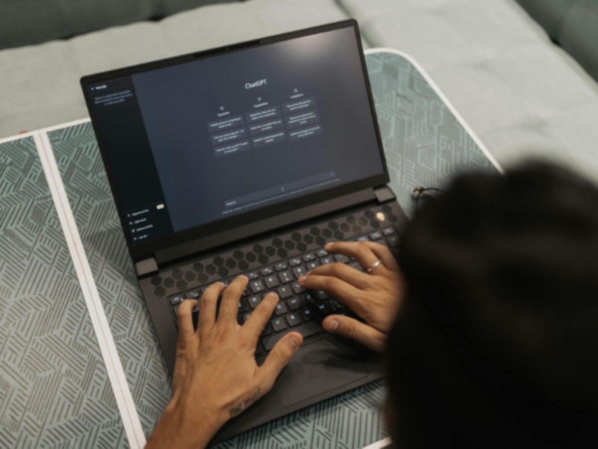 ChatGPT ahora recordará tus datos incluso en nuevas conversaciones: así funciona la nueva memoria de OpenAI