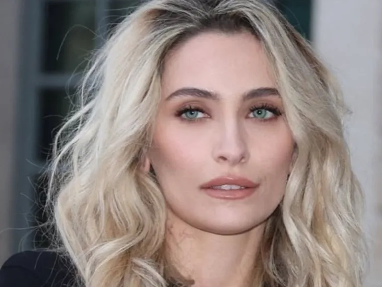 Paris Jackson recuerda a su padre con un doble estreno musical