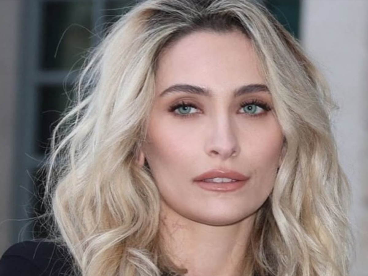 Paris Jackson recuerda a su padre con un doble estreno musical