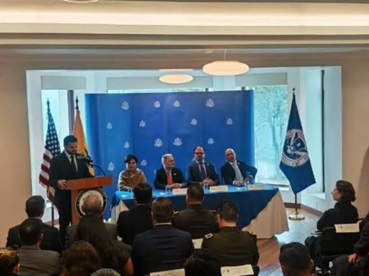 Ecuador y Estados Unidos firman acuerdo para intercambiar inteligencia contra el crimen organizado