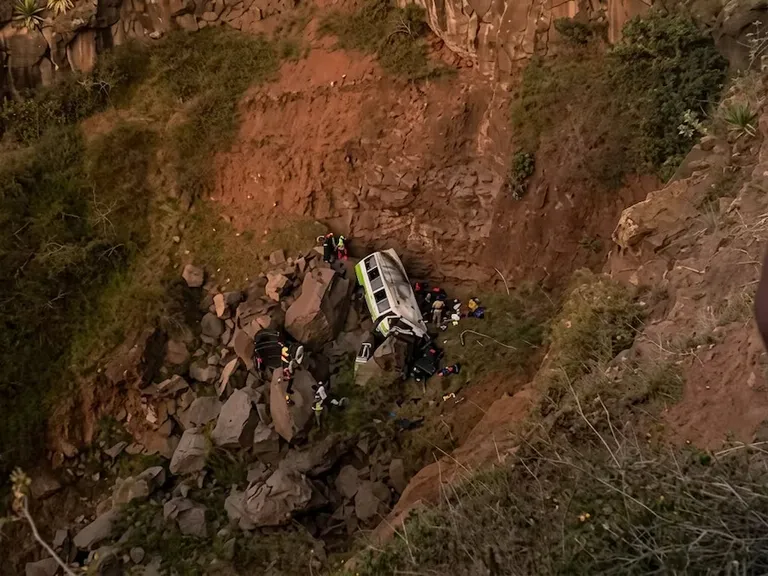 Accidente en Cabo Verde: 25 muertos, autobús cae en Fogo