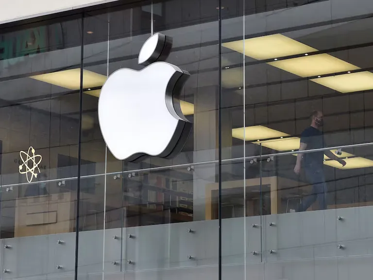 Apple Store: cajas selladas con orden de no abrir