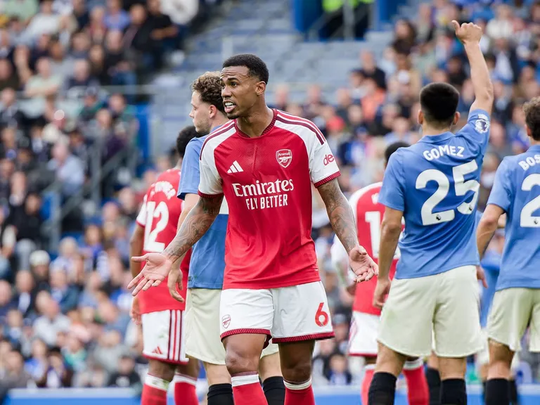 Arsenal pierde 3-0 con Brighton y sufre primera derrota