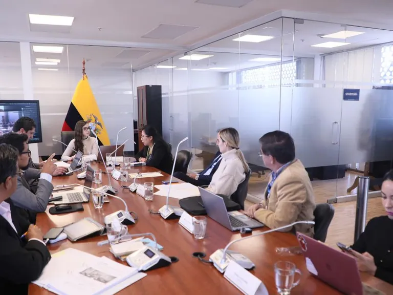 Asamblea de Ecuador analiza nueva materia Educación para el Desarrollo
