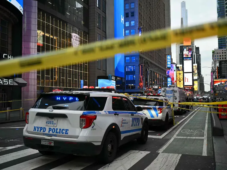 Ataque con cuchillo en Times Square: una víctima murió