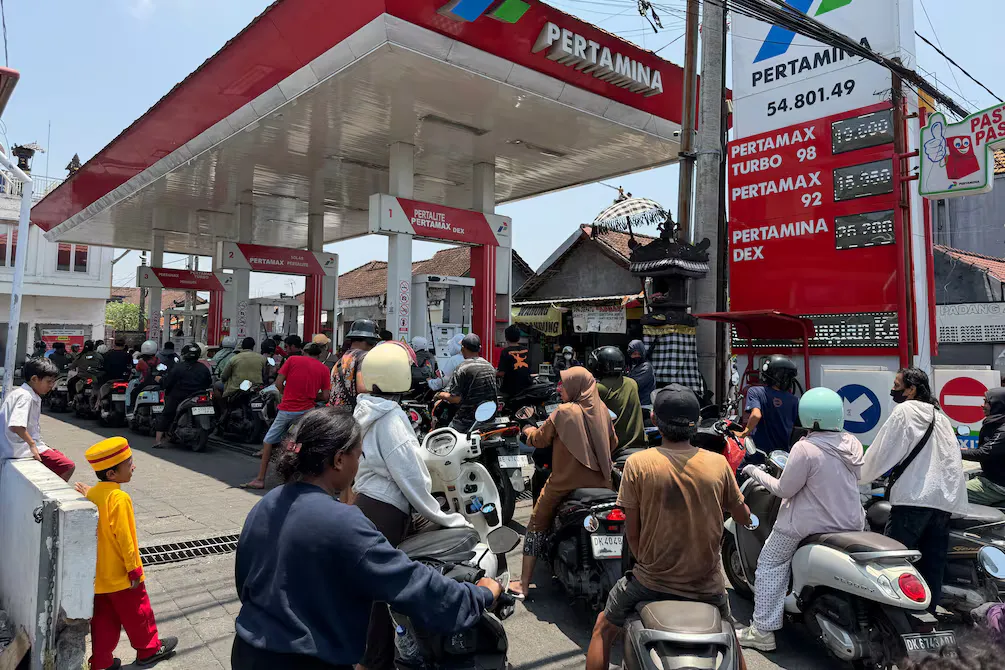 Bali: filas en gasolineras por Pertalite y ajustes de Pertamina