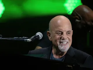 Billy Joel y cirugía cerebral por hidrocefalia; mejora memoria