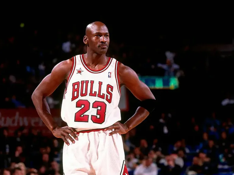 Camiseta de Michael Jordan en 1998 se vende por USD 12,26 millones
