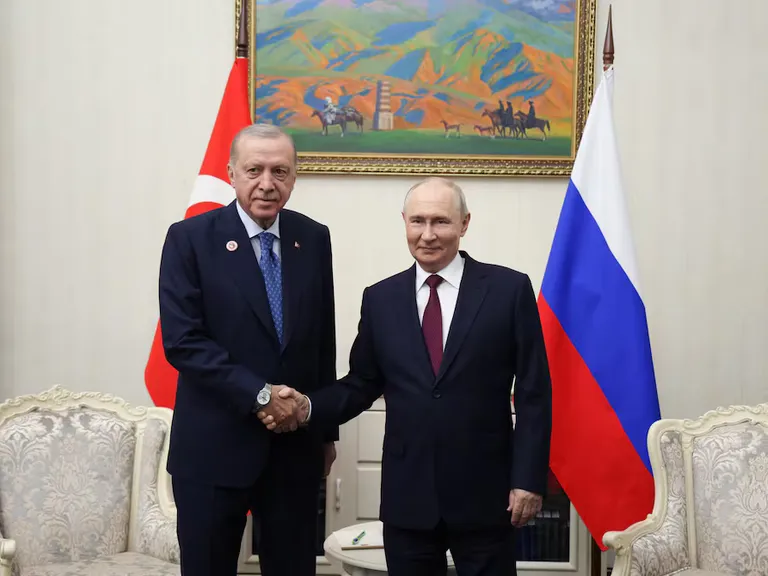 Erdogan dice que Putin no está contento con la guerra en Ucrania