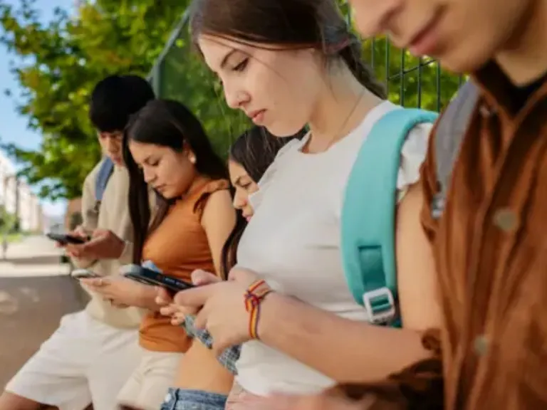 Estudio: cada año la gente habla menos palabras, Perspectiv