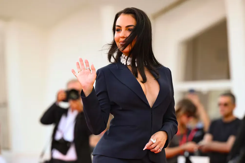 Georgina Rodríguez desfila por Chanel en la alfombra roja de Venecia