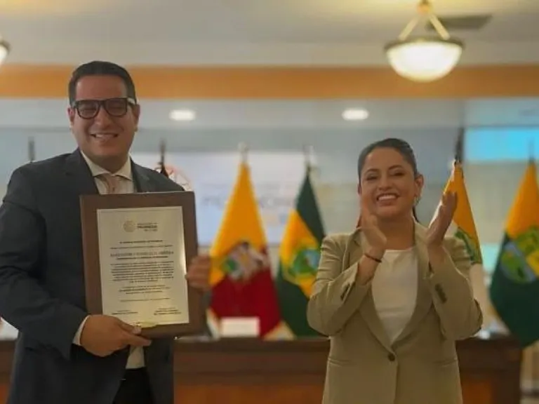 Gobierno envía a Contraloría información por contratos en Pichincha