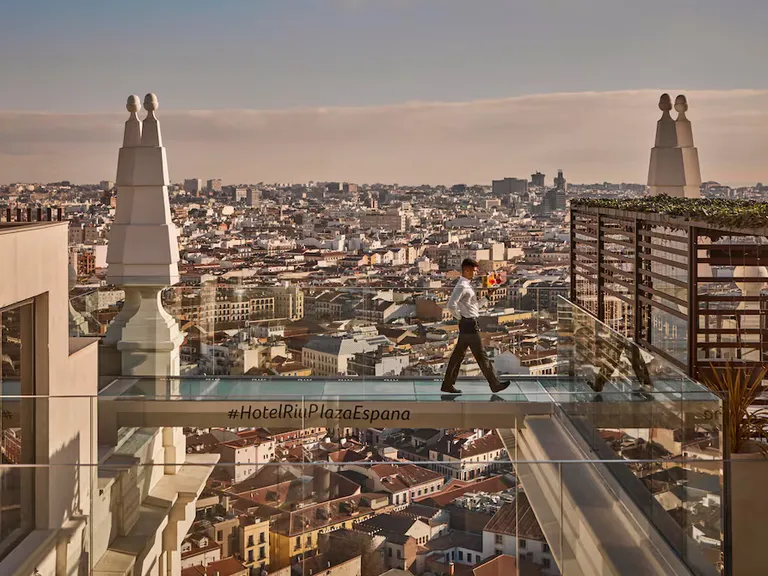 Hoteles históricos como The Gresham renuevan centros urbanos en Europa