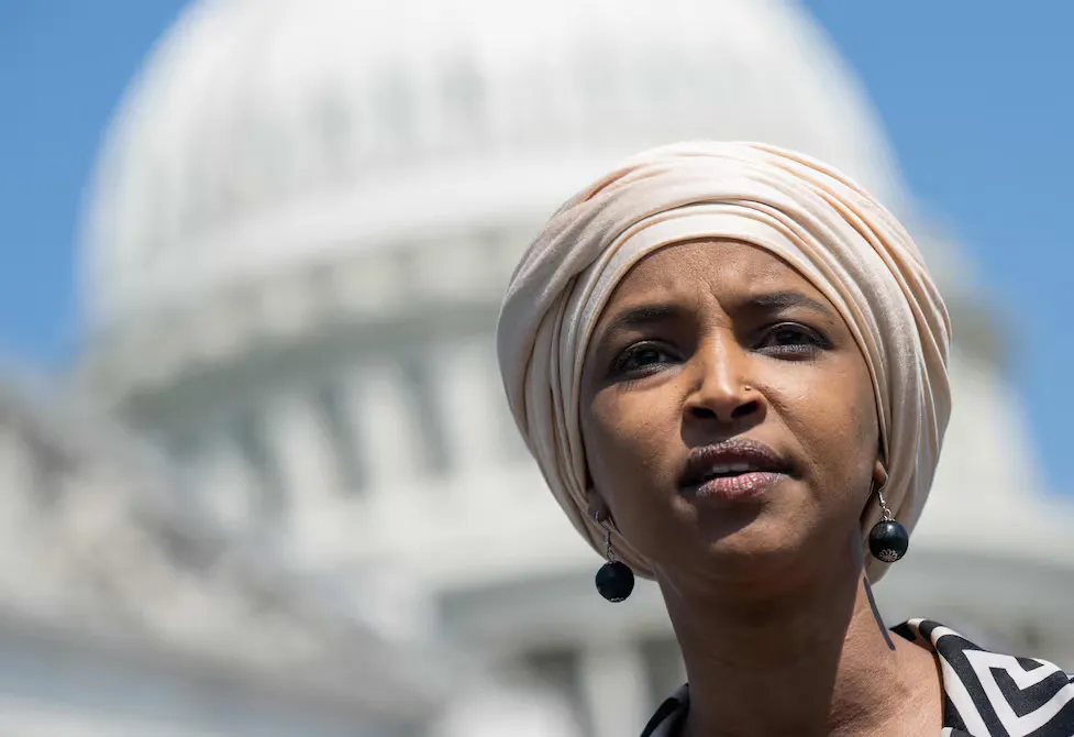 Ilhan Omar: investigación por presunto matrimonio con su hermano