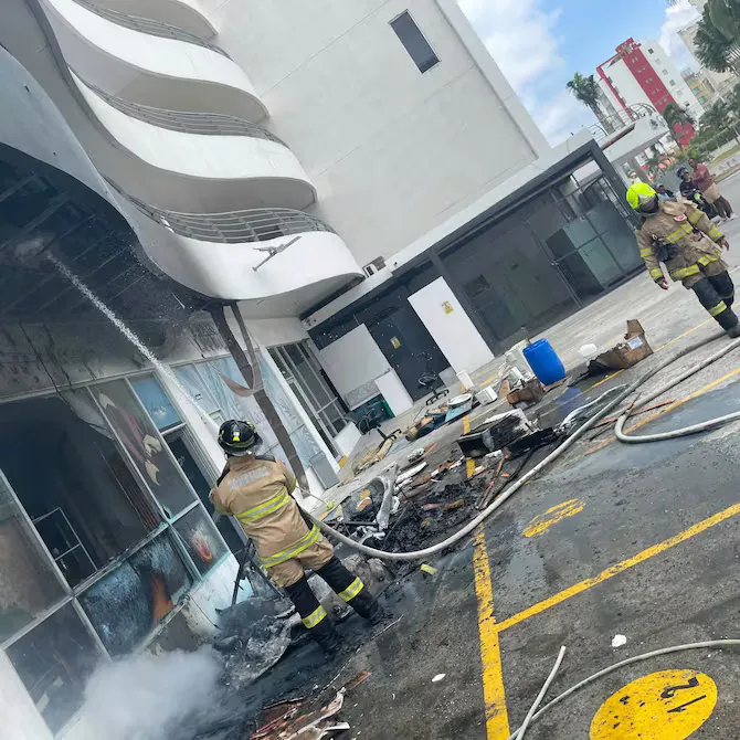Incendio en la planta baja de Fontaine Blue en Tonsupa