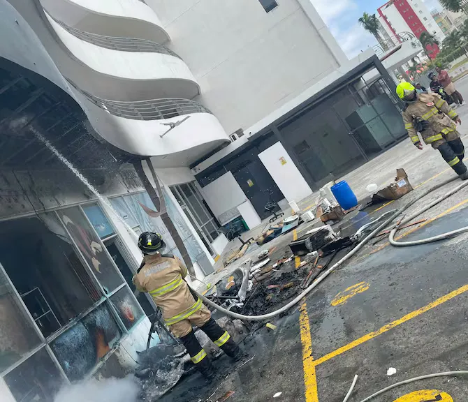 Incendio en la planta baja de Fontaine Blue en Tonsupa