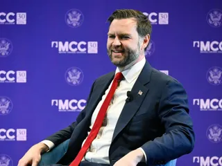 JD Vance en Dallas: “Si amas a México, vete allá”