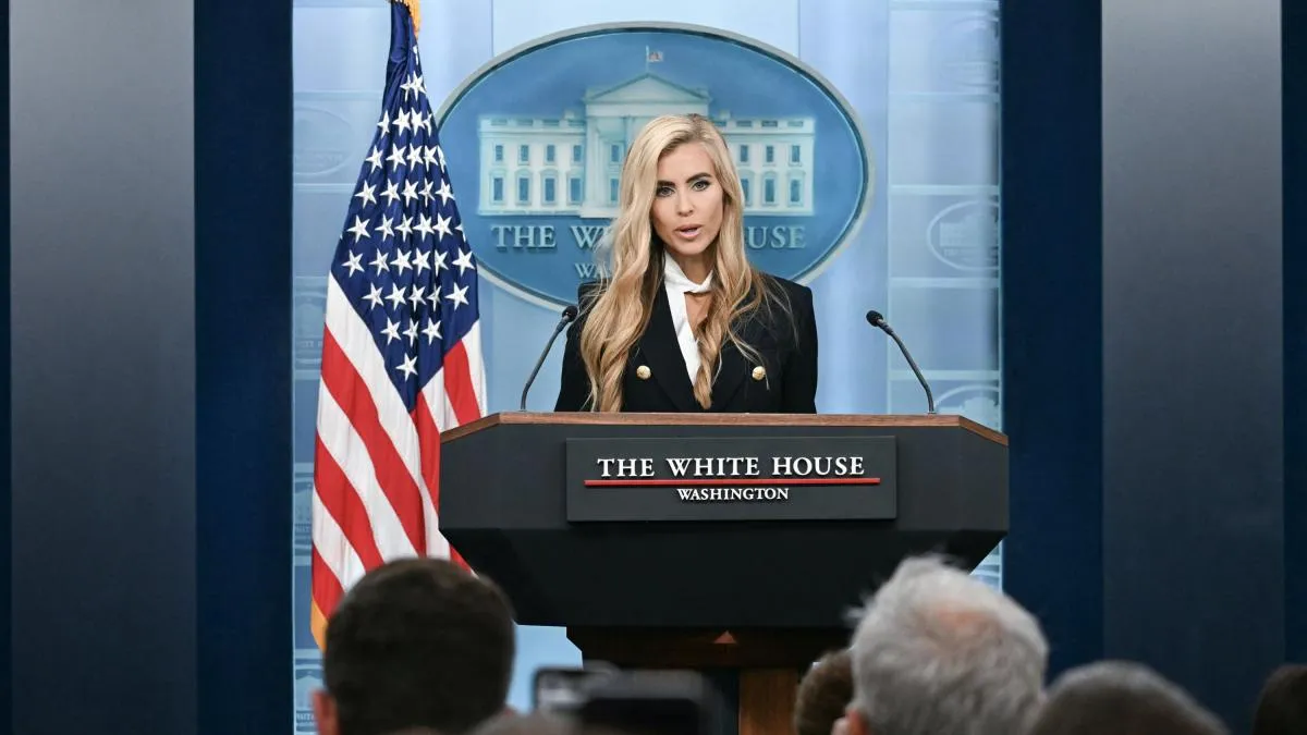 Katie Zacharia se estrena como portavoz de la Casa Blanca