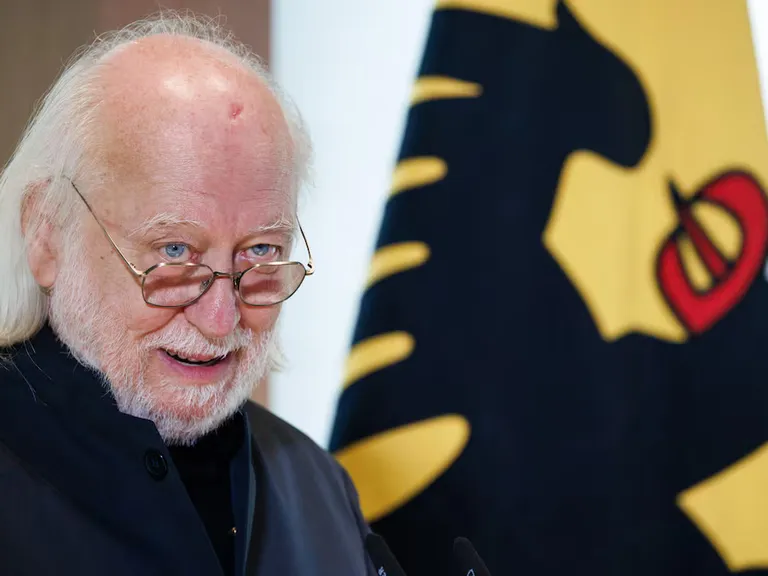 László Krasznahorkai recibe la Gran Cruz del Mérito en Alemania