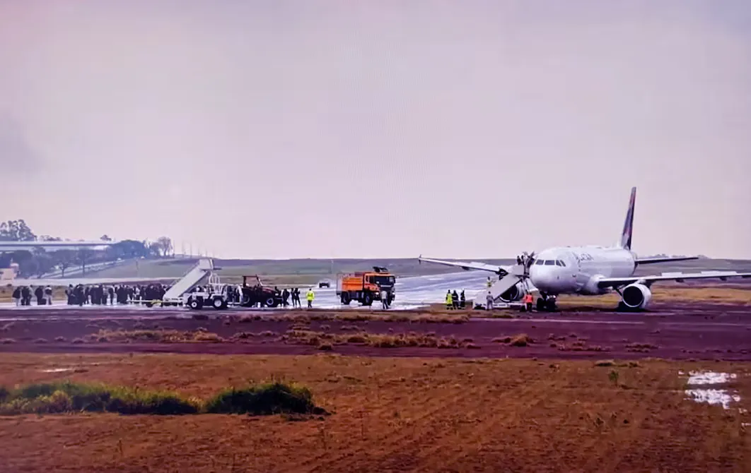 Latam Brasil: avión Airbus A320 se sale de la pista en Cascavel