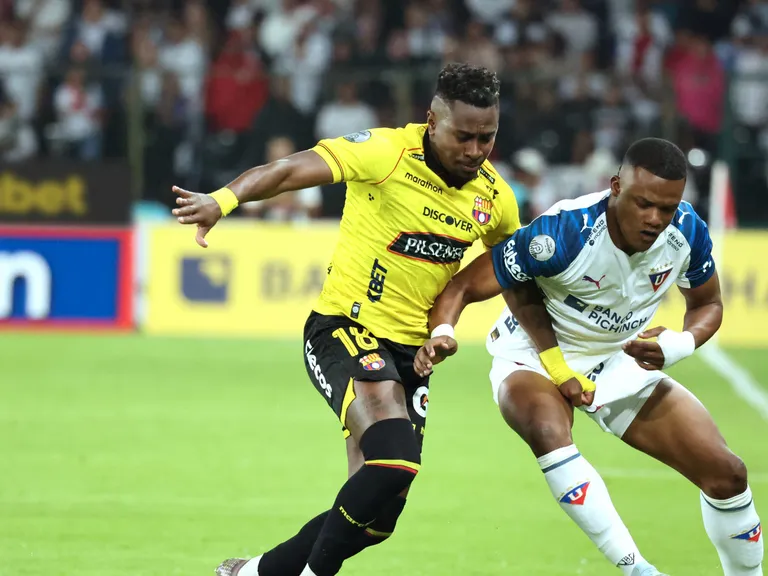 Liga de Quito consulta a sus hinchas por horario ante Barcelona SC