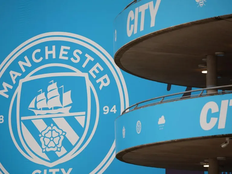 Manchester City, culpable de más de 100 irregularidades financieras