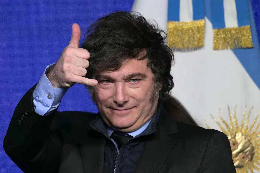 Milei y los argentinos: un argumento sobre populismo y caída económica
