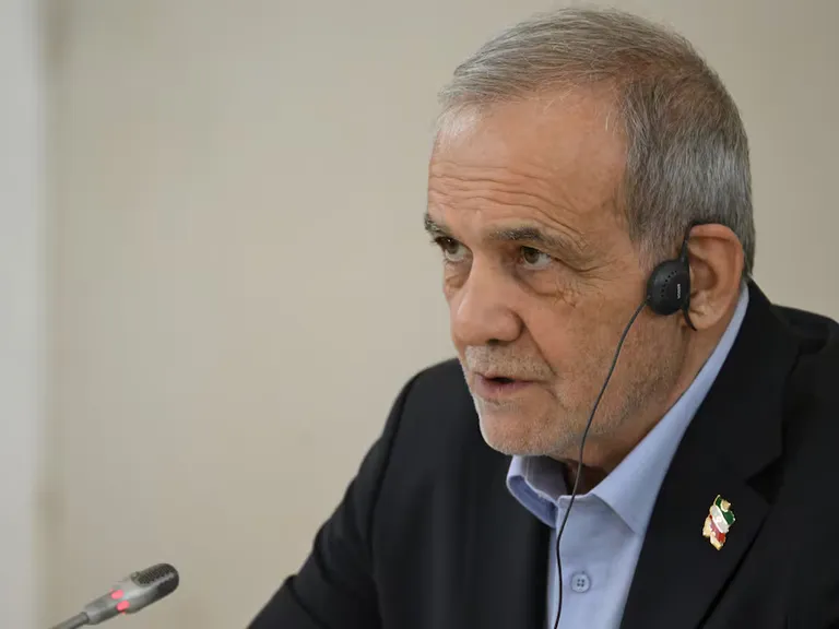 Pezeshkian: Oriente Medio no necesita a EE. UU., según Irán