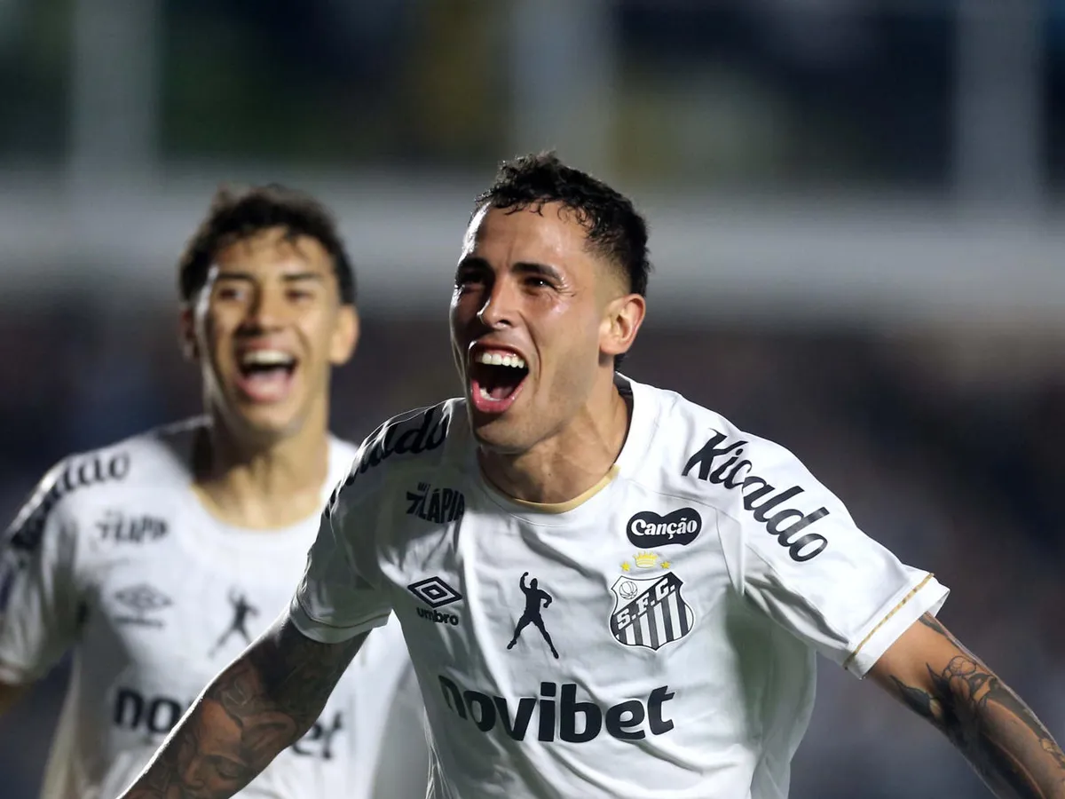 Santos venció 2-0 al Atlético Mineiro y se acerca a semifinales