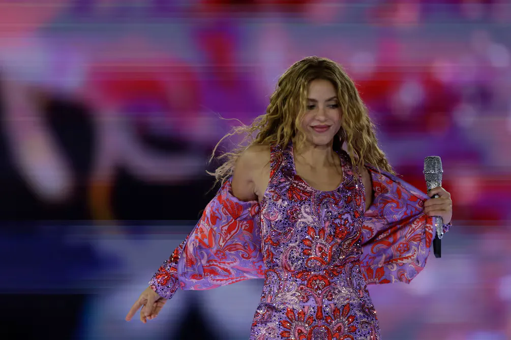 Shakira reprograma concierto en pirámides de Guiza a 2027
