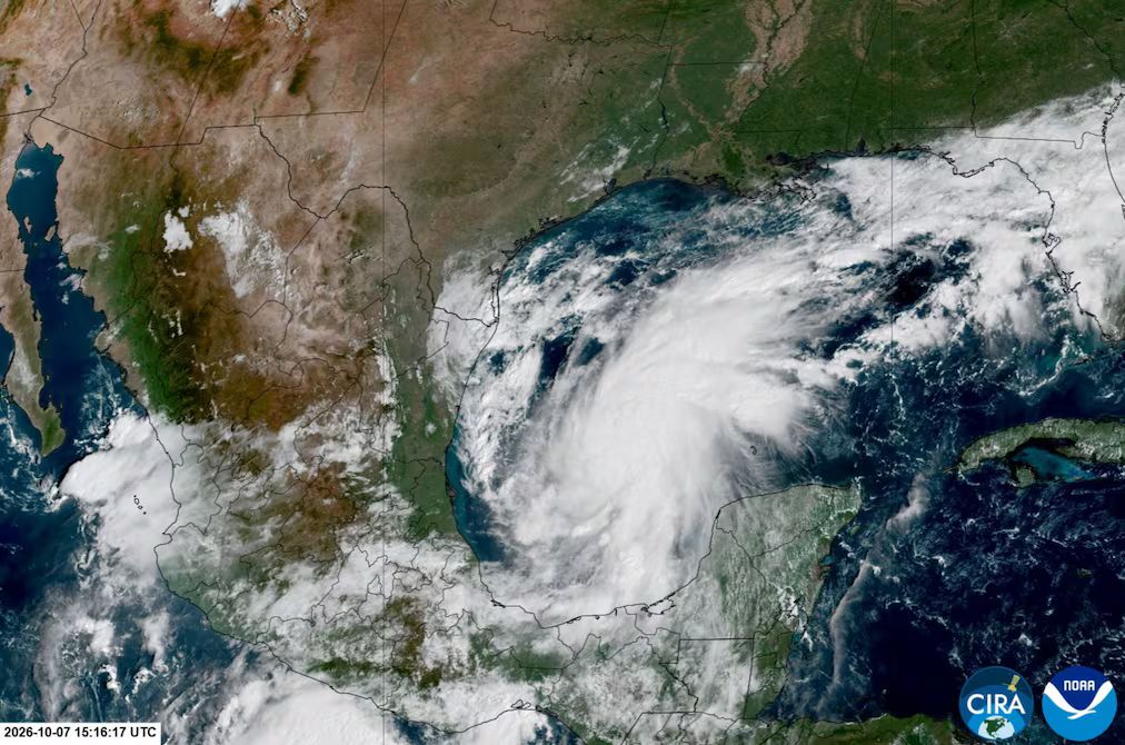 Simón e Isaías amenazan México con lluvias y vientos fuertes