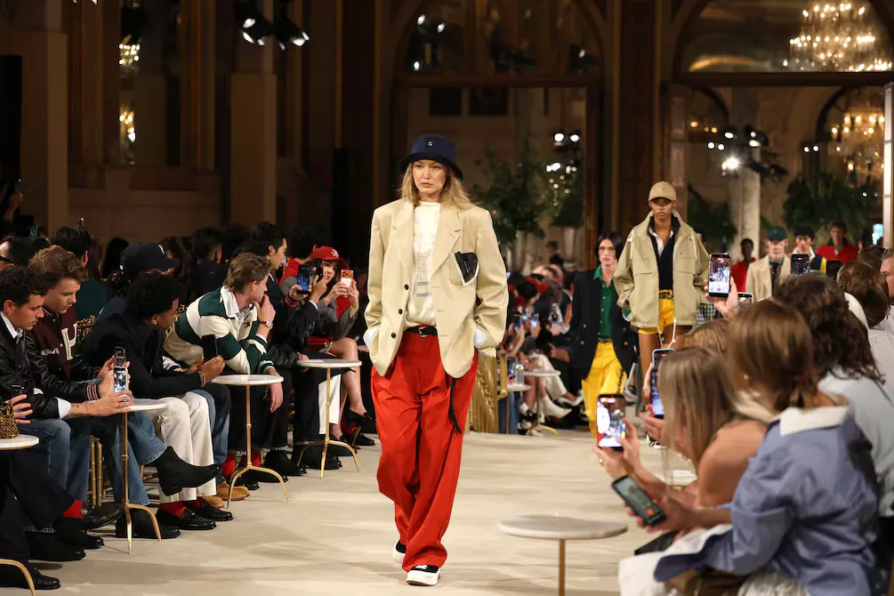 Tommy Hilfiger en Nueva York: pasarela con el perro de Taylor Swift