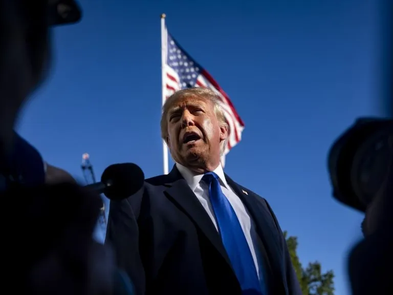Trump afirma que tiene derecho a postularse de nuevo