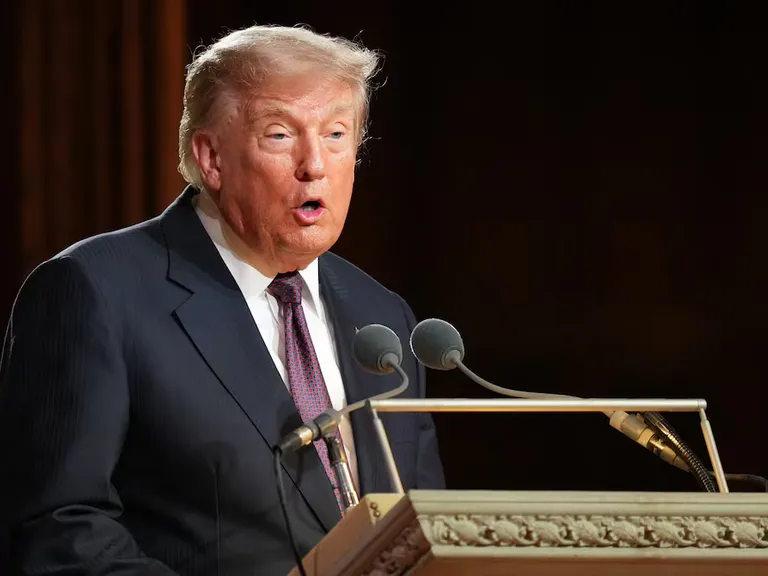 Trump ordena el cierre del Centro Kennedy tras bloqueo judicial