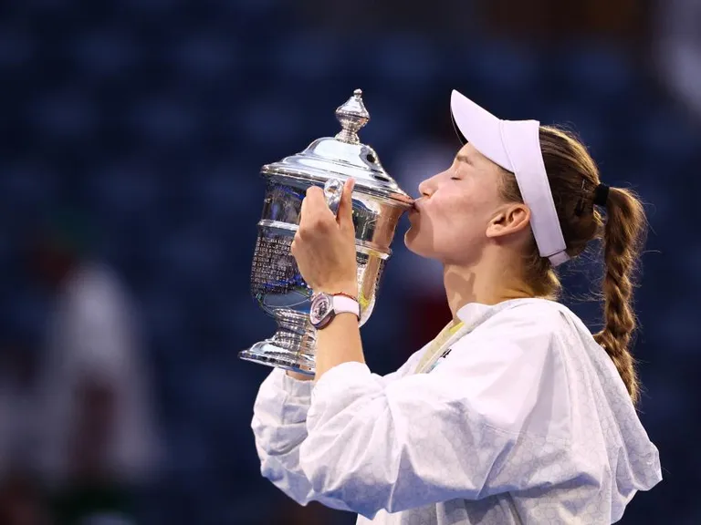 US Open: Elena Rybakina vence a Aryna Sabalenka y gana el título