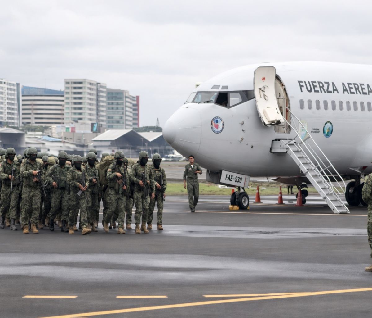 Ofensiva total en la Costa: Gobierno despliega 10.000 militares en Guayas, Los Ríos y Manabí