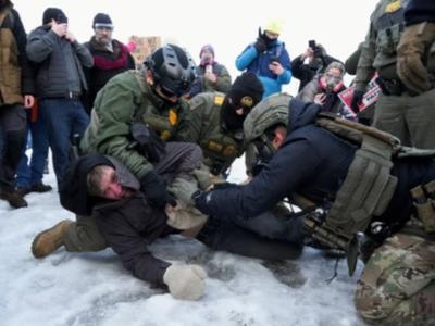 ICE enfrenta críticas por tácticas agresivas en Minnesota