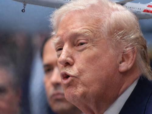 Trump ordena reabrir el espacio aéreo de Venezuela y retomar vuelos comerciales