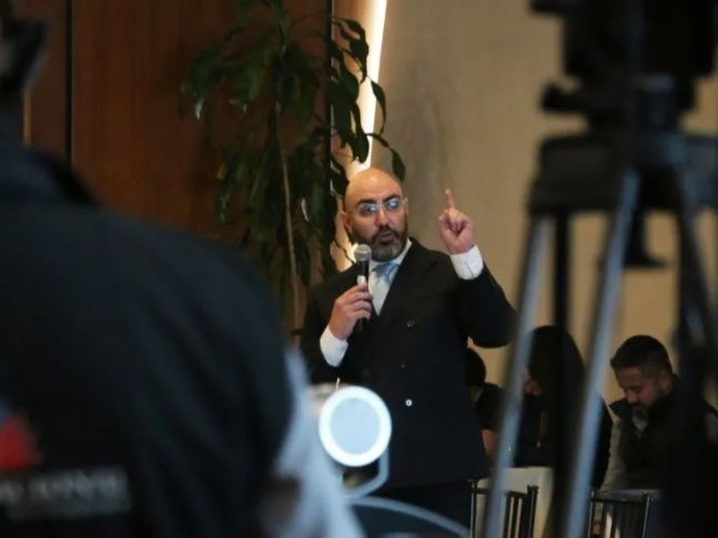 Juicio político destituye y censura a Mario Godoy
