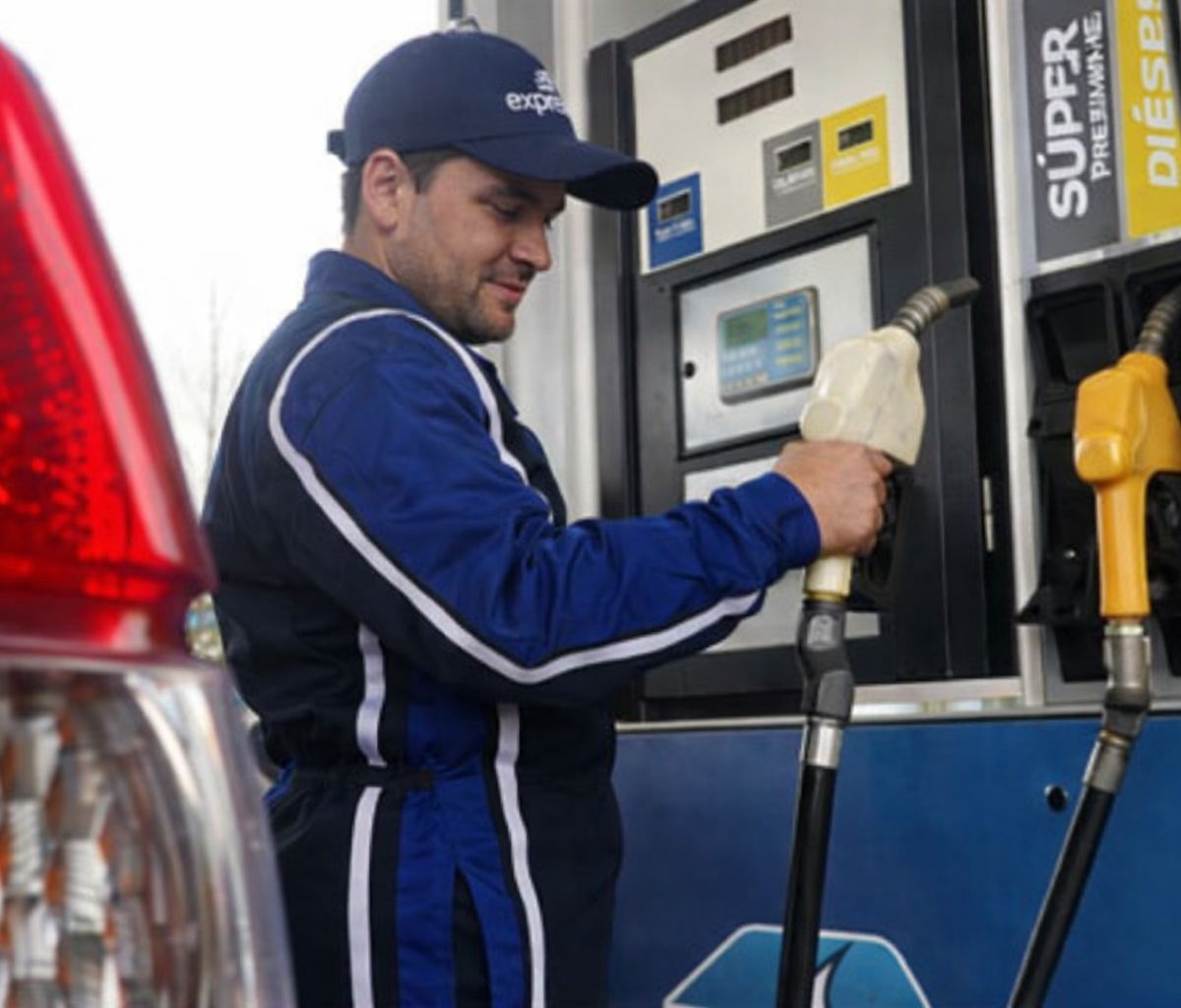 El precio de los combustibles en Ecuador aumenta hasta 22 centavos por galón 